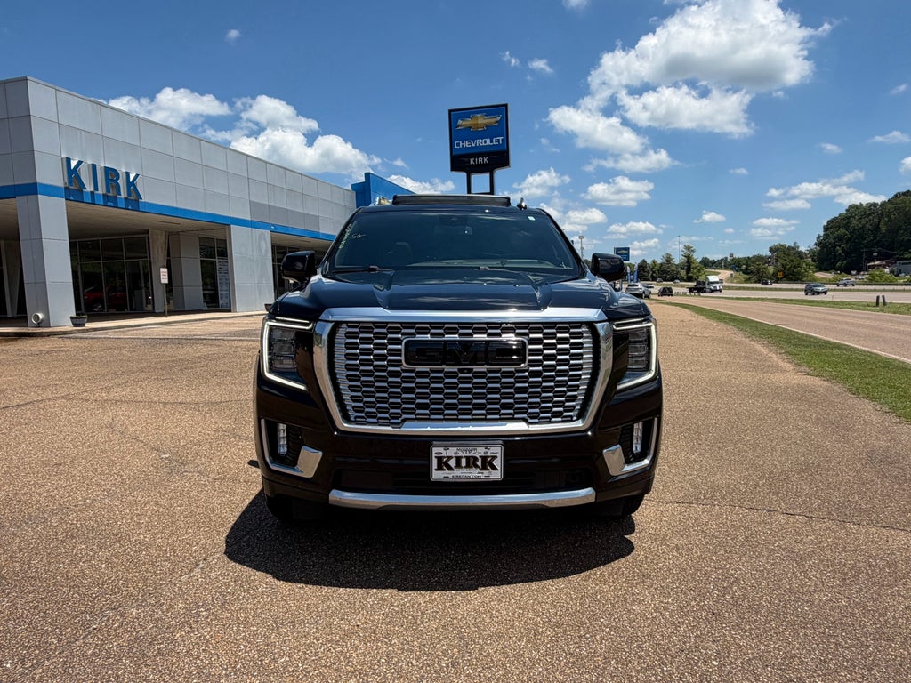 2023 GMC Yukon — side profile view