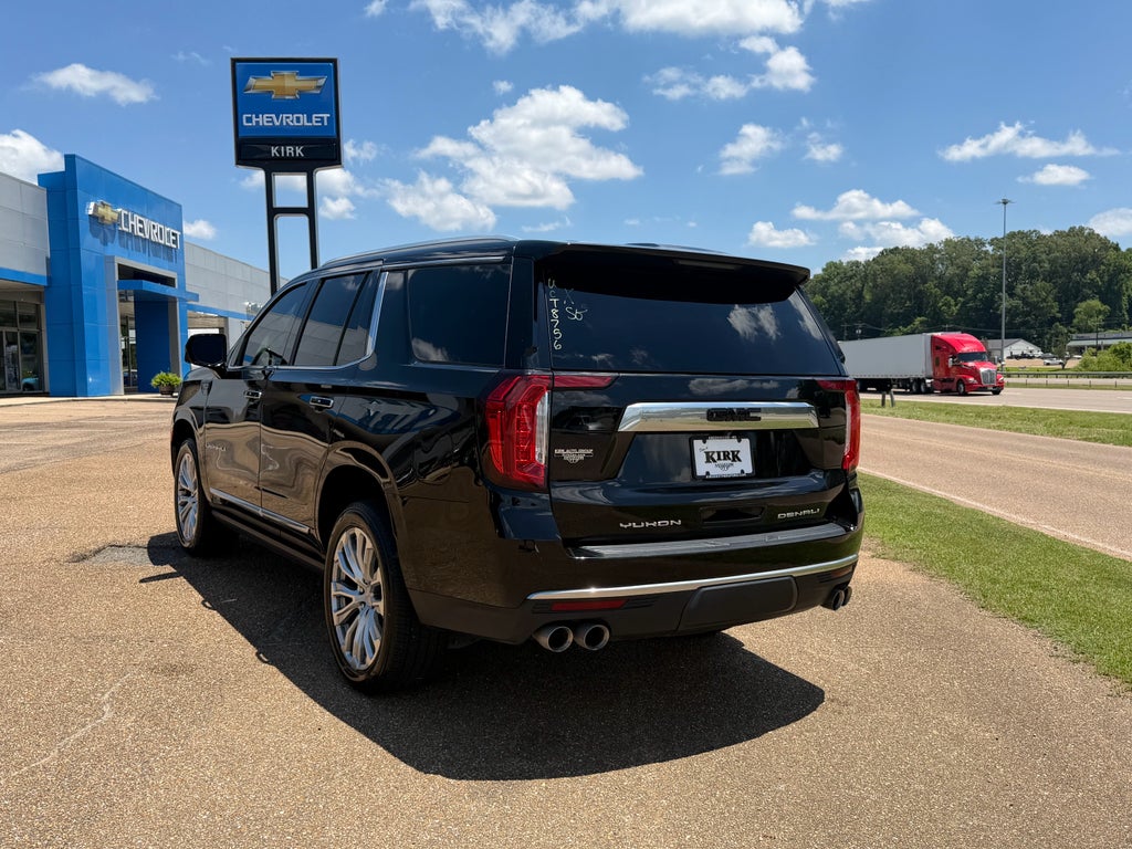 2023 GMC Yukon — detail view