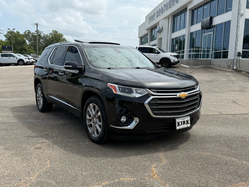2018 Chevrolet Traverse Premier in Mosaic Black Metallic — front three-quarter view